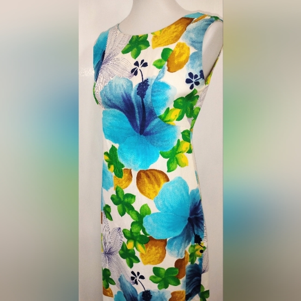 VINTAGE HAWAIIAN LUAU GOWN